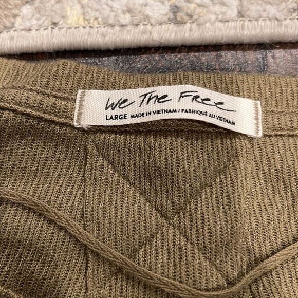 Free People
Snowy Thermal size L in EUC - Picture 5 of 10